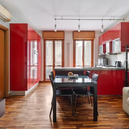 Apartment Bright With Terrace Near The Subway Mailand
