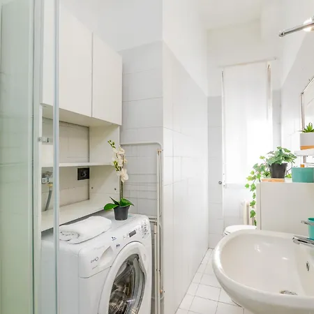 Charming With Balcony & Wi-fi Апартаменты Милан