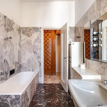 800 M Duomo - Vintage E Spazioso Apartmán *