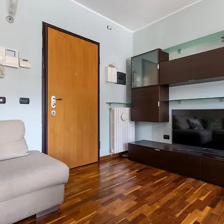 Apartment Bright With Terrace Near The Subway Mailand