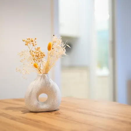 Апартаменты Loft With Private Garden At Navigli Милан