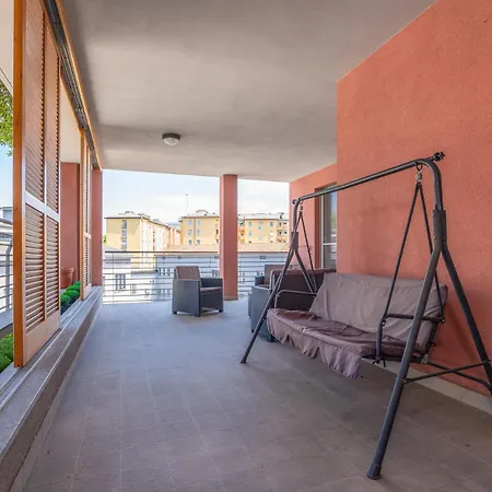 Private Terrace & 2 Bedrooms Near Bosco Verticale アパート