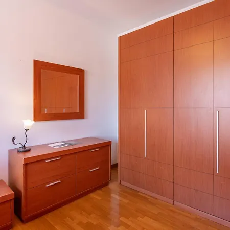 Private Terrace & 2 Bedrooms Near Bosco Verticale *