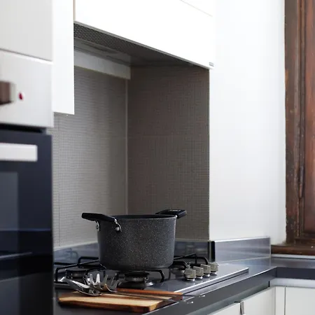 Appartement Palazzi - Your Sunny Milan Getaway in Porta Venezia district Milaan