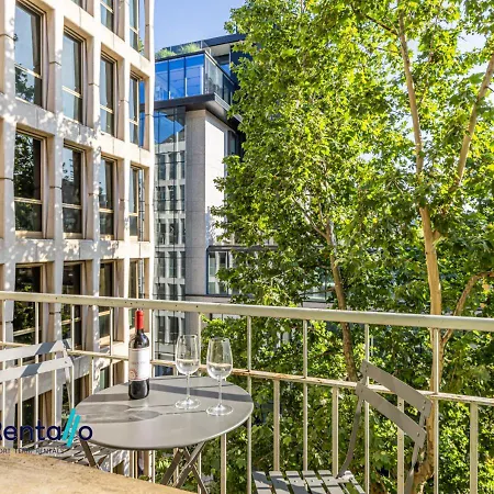 Station Skyline Suite, 300 Meters From The Station Appartement *
