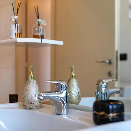 アパート Private Terrace & 2 Bedrooms Near Bosco Verticale