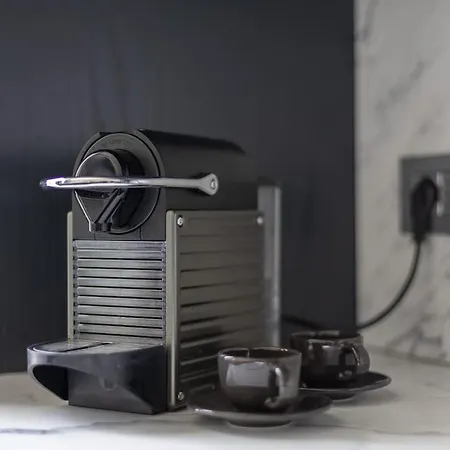 The Urban Nest - Elegante E Moderno 2 Stanze Διαμέρισμα *