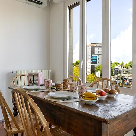 One Bedroom In The Heart Of