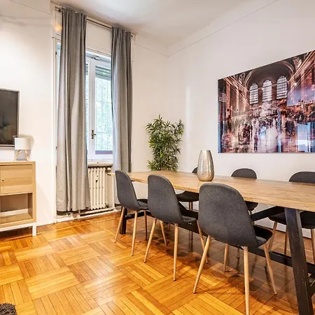 Apartment Exclusive 4 Bedrooms In Brera *