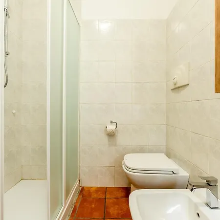 Spacious At 5 Min Walk From Station 밀라노