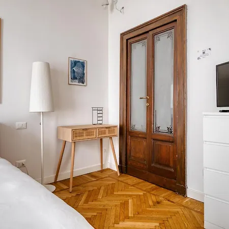 Appartement Palazzi - Your Sunny Milan Getaway in Porta Venezia district *