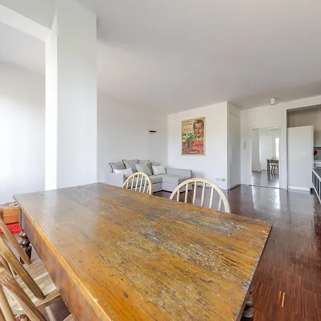 One Bedroom In The Heart Of