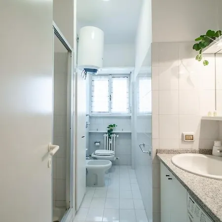 Duomo 10 Minutes Away Spacious 5 Pax Balcony Wifi Ac Appartement *