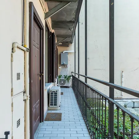 Spacious At 5 Min Walk From Station