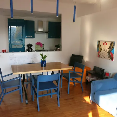 Bright And Lovely Private In Appartement