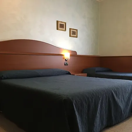Aurora Hotel Milán