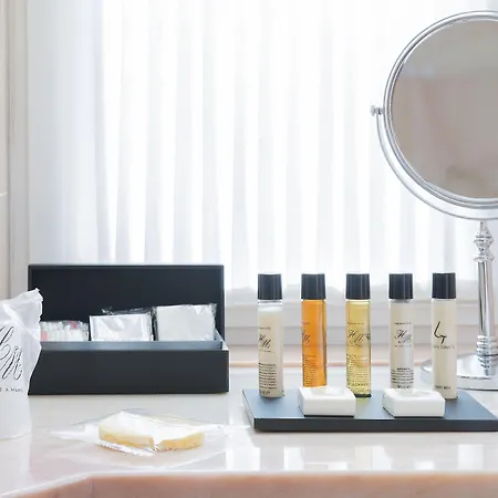 ホテル マンツォーニ ミラノ