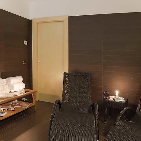 マンツォーニ ミラノ