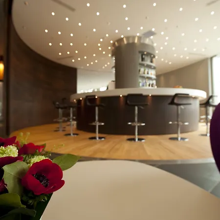 Western The Hub 4*