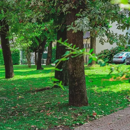 Ξενοδοχείο με διαμερίσματα Ih Argonne Park 3*