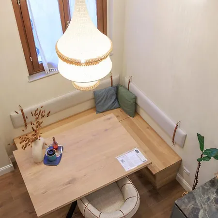 M1-m2 Modern Loft Just A Stone's Throw From The Metro Appartement Milaan