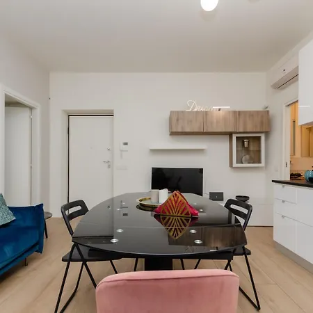 Vivimihome Modern Flat Bosco Verticale * ミラノ