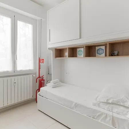 Guesthost - Bright Bocconi