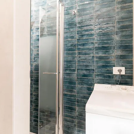 Guesthost - Bright Bocconi * ミラノ