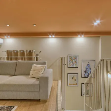 Appartement M1-m2 Modern Loft Just A Stone's Throw From The Metro Milaan