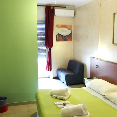 America Hotel *