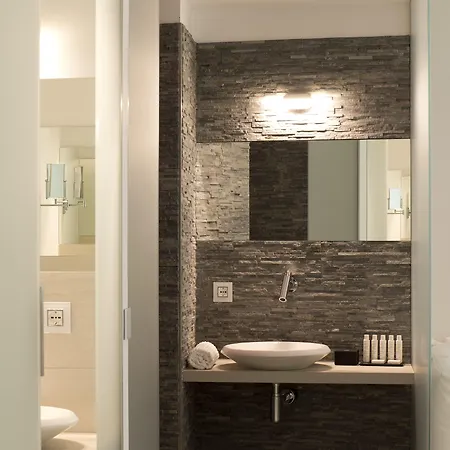 Duomo Aparthotel Milan