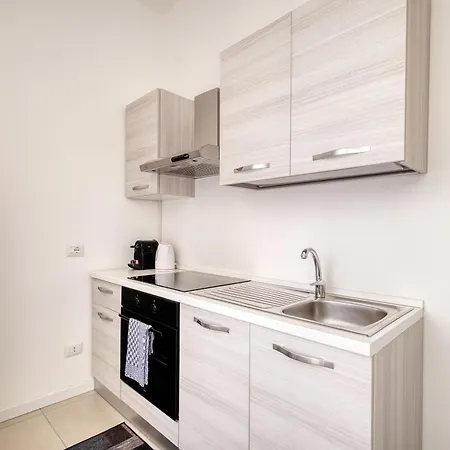 Just Urban Stays - Bilocale Moderno Navigli - Metro M2 米兰