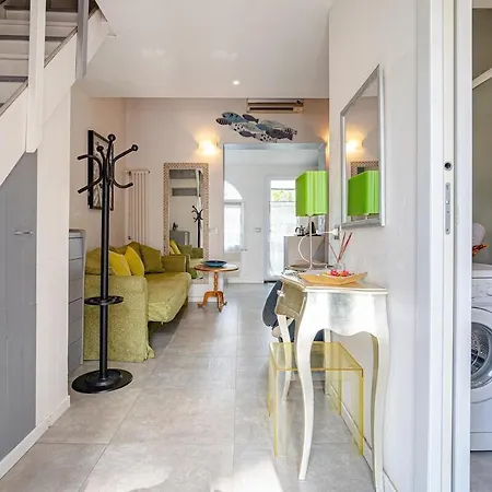 Daire Penthouse - 5 Minutes To Duomo