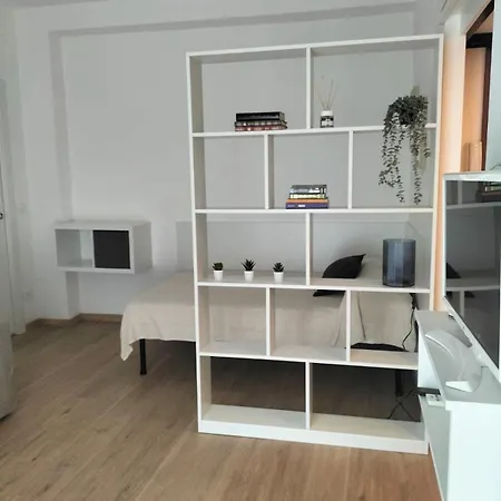 Hockey Arena Studio, 7 Min To Metro, Close To Linate And Fabrique דירה *