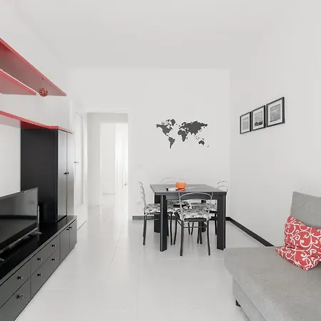 Guesthost - Comfy M2 Udine Apartament *