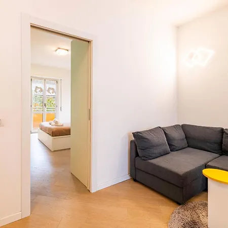 Roncaglia 25, Milano