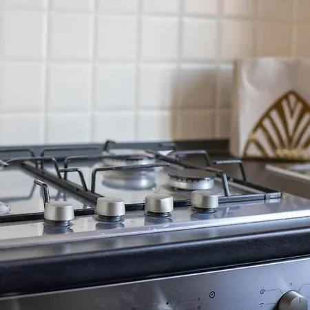 Elegant Near The Subway, Fast Wi-fi And Ac * Milano