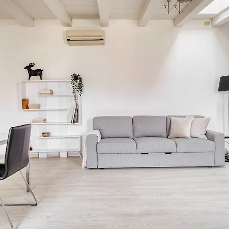 Bright Flat In The Heart Of Porta Venezia 아파트 밀라노