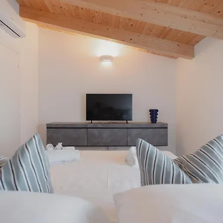 Apartment Gohost - The Corridor Near The Station