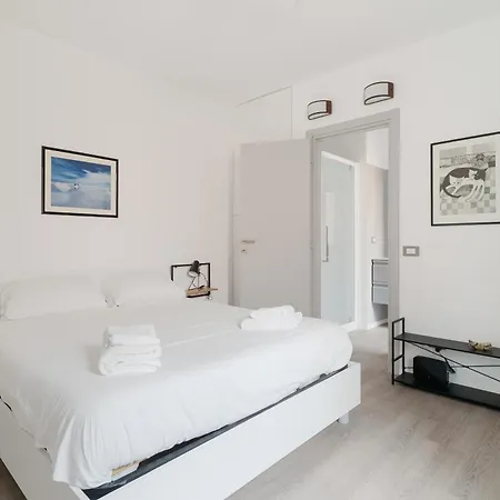 Guesthost - Modern Precotto * Milaan