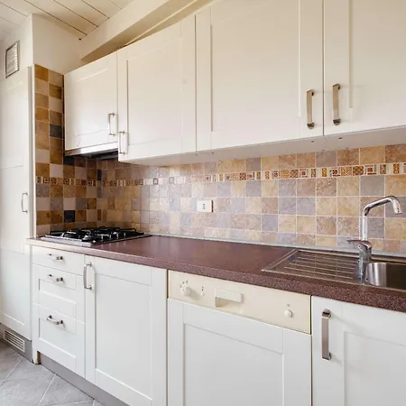 Bright Flat In The Heart Of Porta Venezia 아파트 *