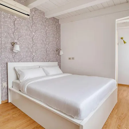 Bright Flat In The Heart Of Porta Venezia * 밀라노
