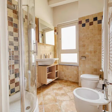 Bright Flat In The Heart Of Porta Venezia 아파트