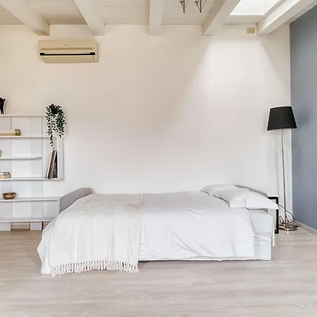 Bright Flat In The Heart Of Porta Venezia 밀라노