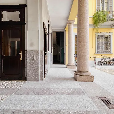 아파트 Bright Flat In The Heart Of Porta Venezia