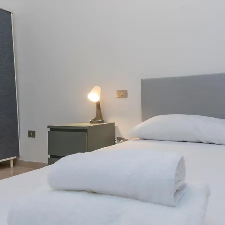 I Host - Lamarmora 3a Μιλάνο