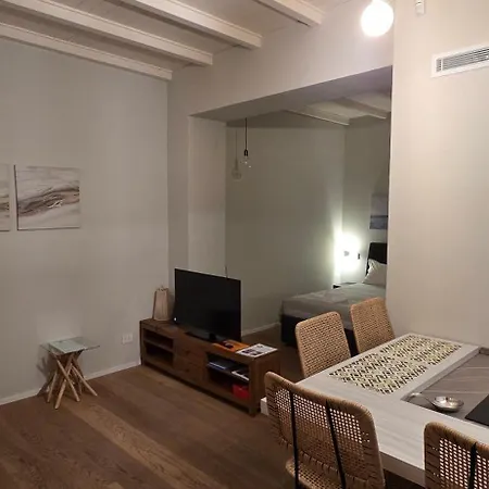 Ticinese Apartament Mediolan