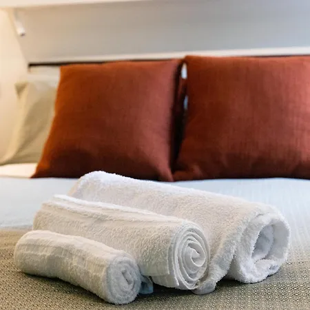 Гостевой дом Navigli - Leobrothers - Alzaia Naviglio Pavese 8 3*