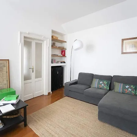 Stylish Retreat For Two In Apartamento Milão