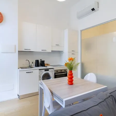 Shopping District 5 Apartment